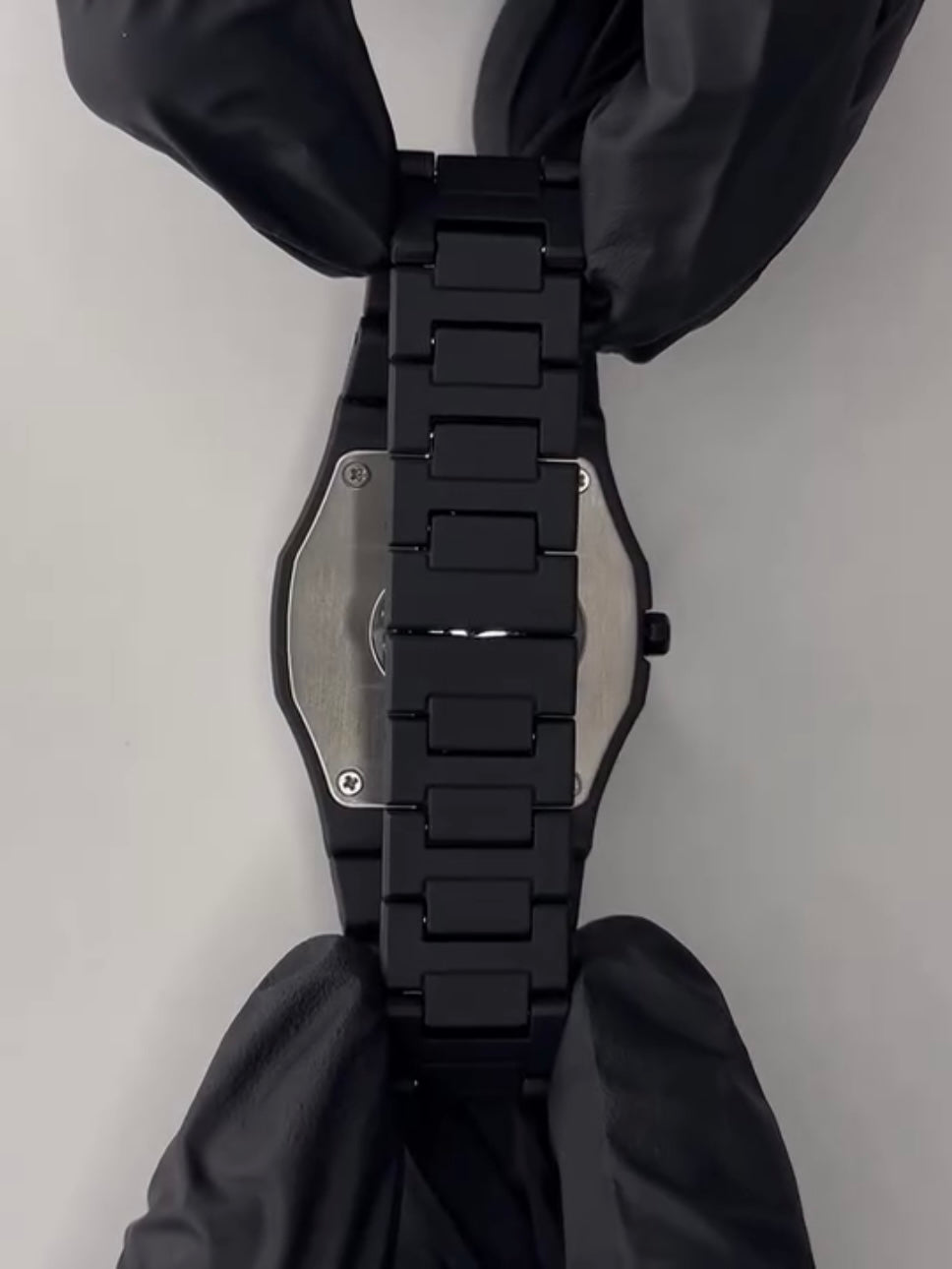 Aura Minimalist Analog Watch – Classic Unisex Wrist Watch with Butterfly Lock Strap for Daily Wear